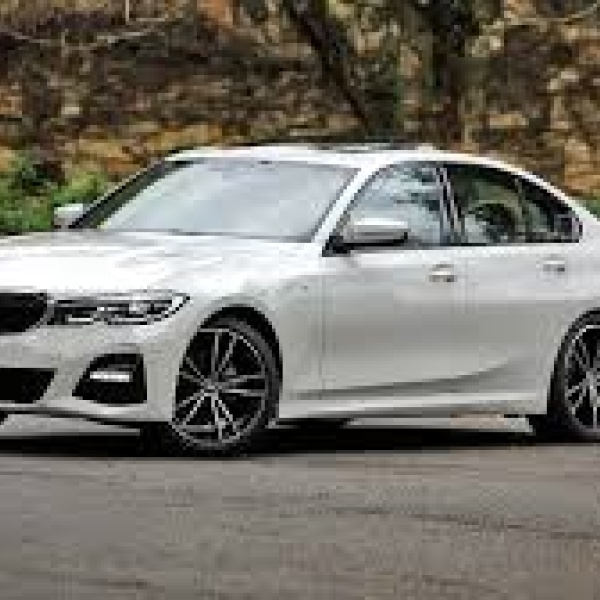 2 BMW 320 2025 OU 700K NO PIX!